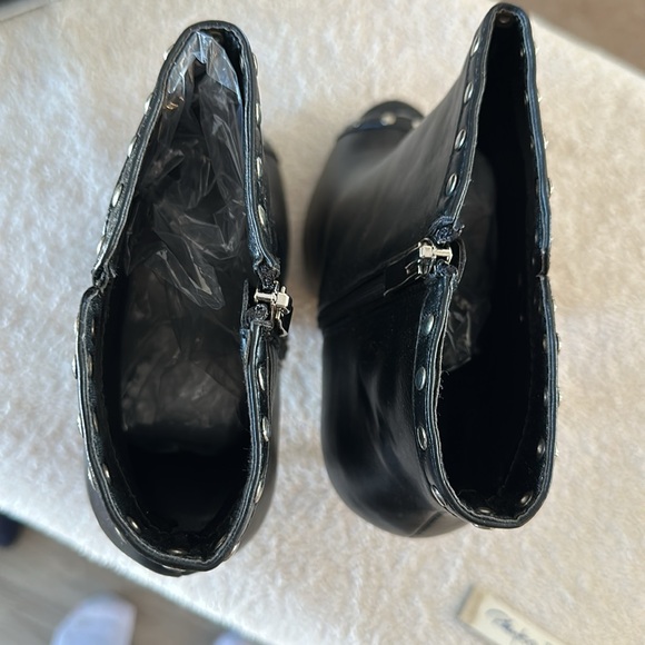 NWT Torrid Peep Toe Stud Heel Bootie - Picture 3 of 10